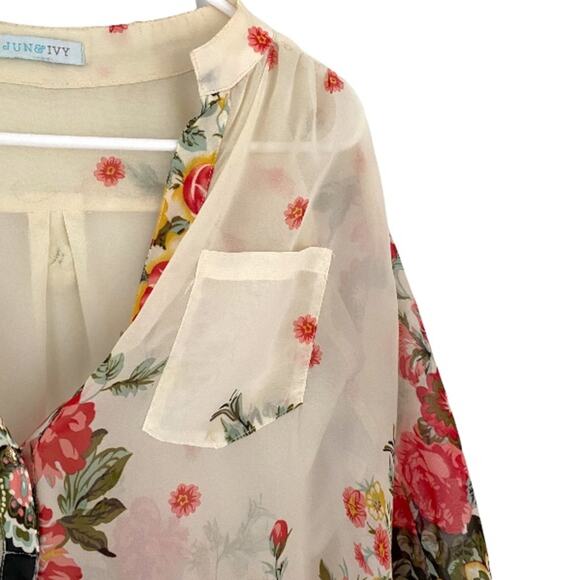 Jun & Ivy Spring Floral Blouse - Picture 4 of 9